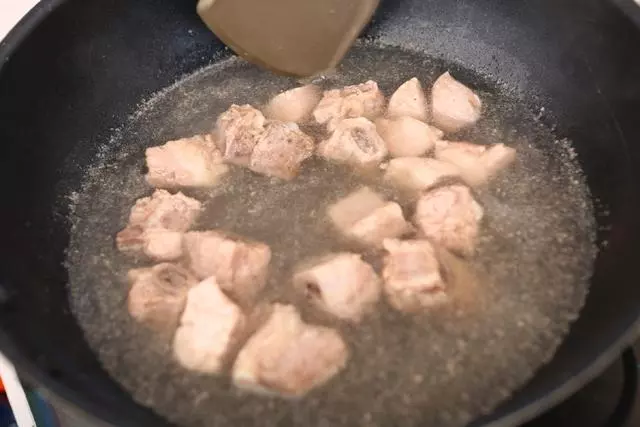 天涼了多做此湯給孩子喝,味美湯香,不僅補脾養胃,還補肺益腎