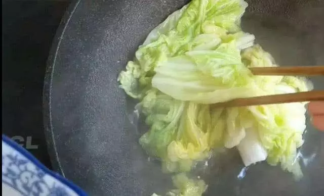 一顆白菜,3個雞蛋,10分鐘做營養早餐餅,這做法真是第一次見
