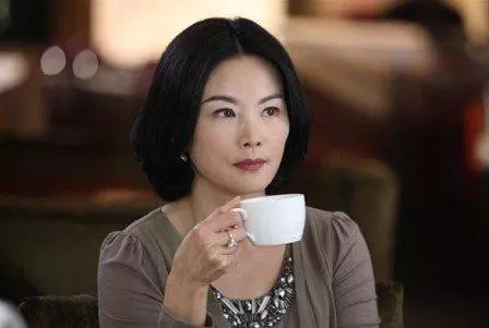 離婚後回娘家小住,哥嫂問俺借20萬,俺笑著拿出一張紙他們傻住