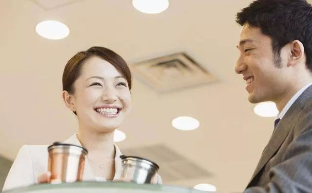 離婚後回娘家小住,哥嫂問俺借20萬,俺笑著拿出一張紙他們傻住