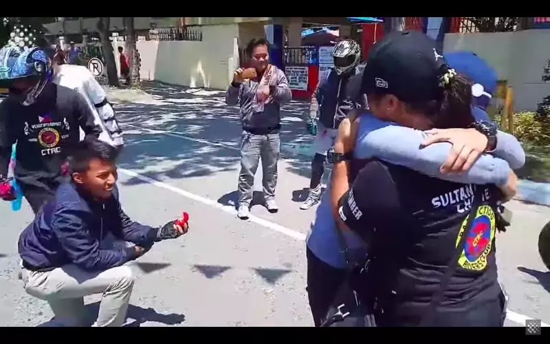 影/得知男友車禍慘死!女泣不成聲 趕赴現場卻笑了