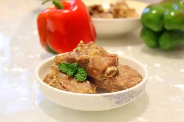 蒜香蒸排骨:蒜香濃郁、清爽不膩,排骨這樣吃超級受歡迎!