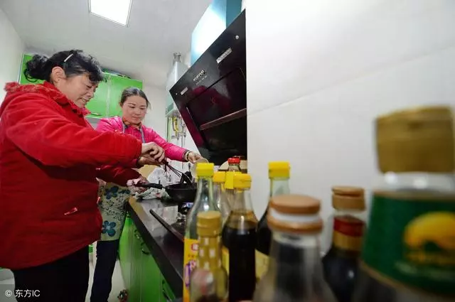 老公寵我,婆婆卻說這樣別人會看不起我,她是什麼心理?