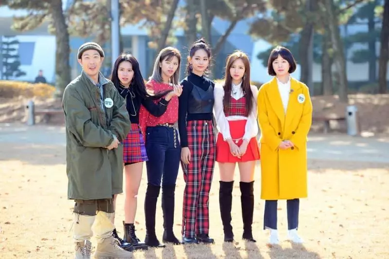 [TWICE][分享]181202 T寶們收到來自偶像IU的禮物…「iPhone+GUCCI戒指+chanel運動鞋」完