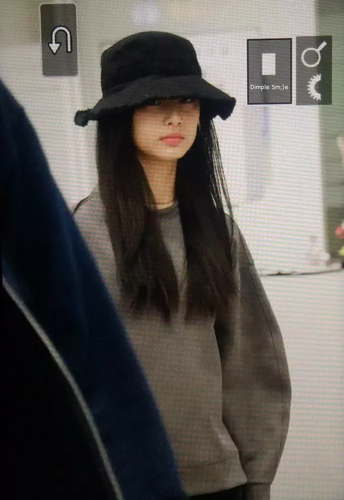 [TWICE][分享]181202 T寶們收到來自偶像IU的禮物…「iPhone+GUCCI戒指+chanel運動鞋」完