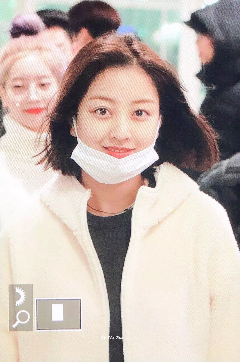 [TWICE][分享]181202 T寶們收到來自偶像IU的禮物…「iPhone+GUCCI戒指+chanel運動鞋」完