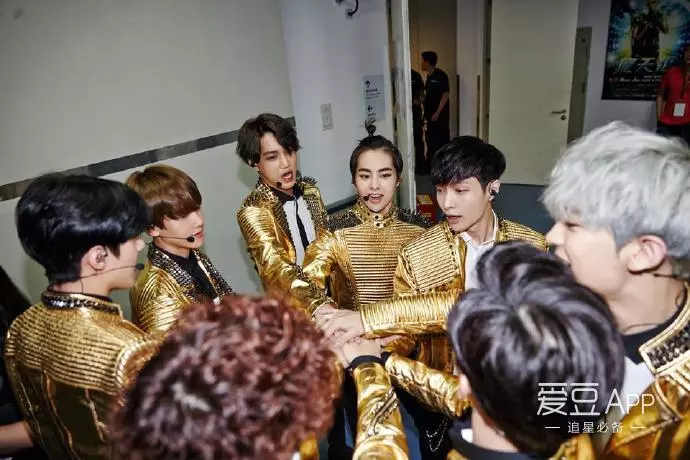 [EXO][分享]181202 從來不用天團粉操心的事：我家愛豆的發量