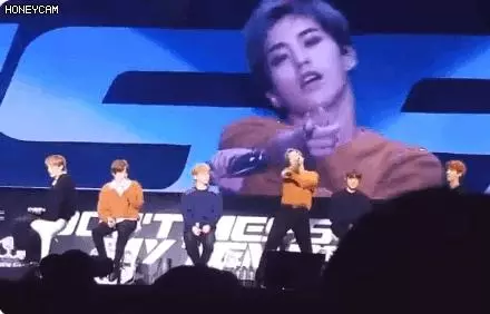 [EXO][分享]181202 從來不用天團粉操心的事：我家愛豆的發量