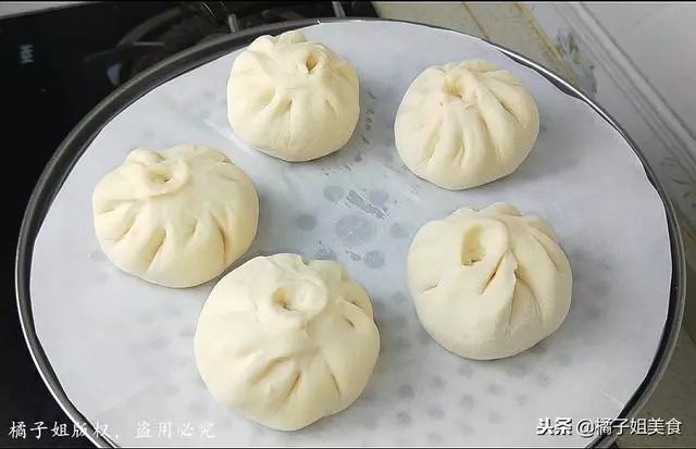 這個餡包子,比韭菜和肉包子都好吃,營養也很高,冬天多吃身體好