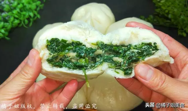 這個餡包子,比韭菜和肉包子都好吃,營養也很高,冬天多吃身體好