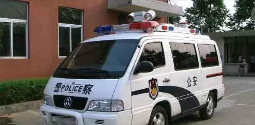 岳母住院,農村女婿送2兩豬腰,她嫌臭送清潔工,清潔工吃後報警