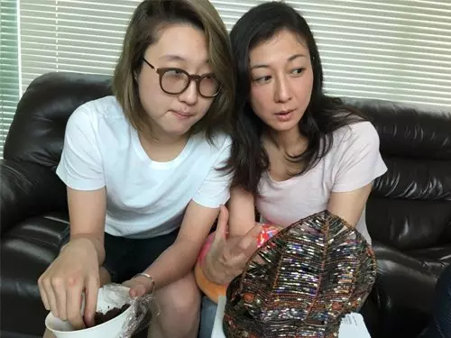 成龍認嫖妓嗜賭酒 早上酒駕撞爛了保時捷,晚上又撞壞了馬賽地
