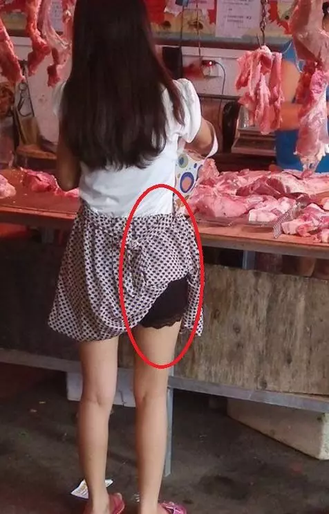 好害羞!妹子誤把安全褲當短褲穿,讓大家「感到」好 尷尬,讓人不忍直視 !
