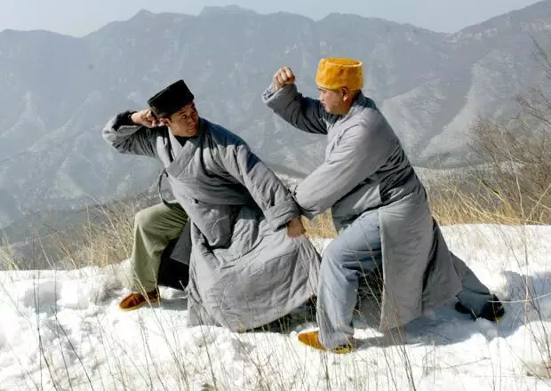 誰說武術是花架子,詠春13秒極速擊敗泰拳速度嚇傻對方高手,出一口氣了