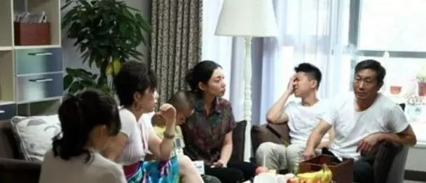 小叔子結婚我給一套房,我生孩子他給一千,五年後我收到一份大禮