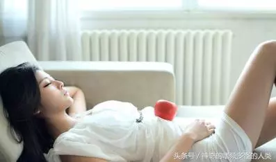 每天早晨一杯黃芪水,50歲的阿姨,活的像24歲少女!