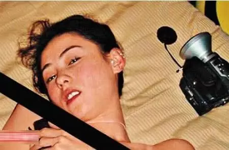 張柏芝哭訴當年和陳冠希拍照的原因,網友:真是可悲!