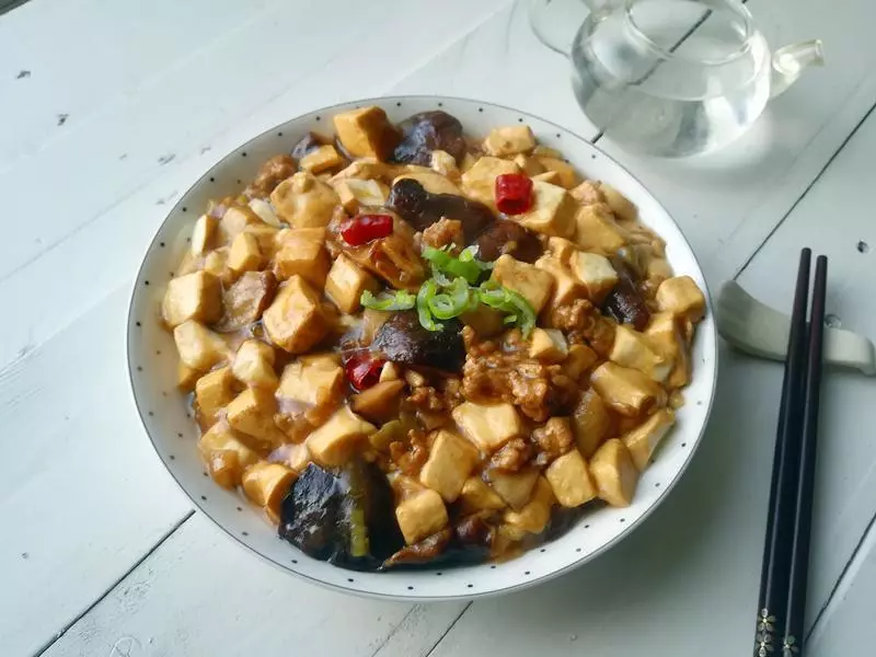 豆腐和香菇一起搭配,增味又開胃,教你6種做法,道道都是下飯菜