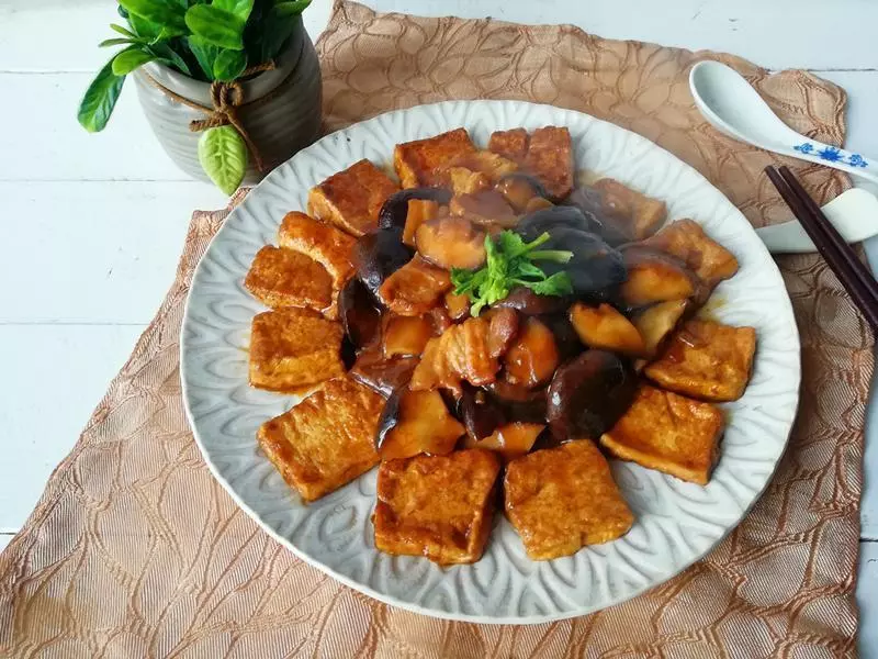豆腐和香菇一起搭配,增味又開胃,教你6種做法,道道都是下飯菜