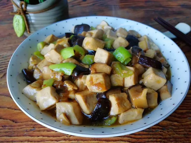 豆腐和香菇一起搭配,增味又開胃,教你6種做法,道道都是下飯菜