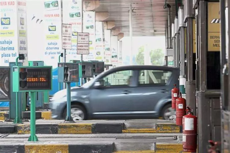 【你以為可以「咻」著過toll嗎?】大馬最新『RFiD TAG』8個超傻眼的設計!網友:超不方便!