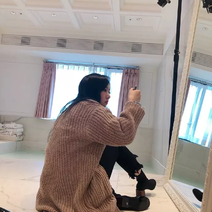 [GFRIEND][分享]181203 藝琳自負心炸裂「漂亮姐姐的傑作」要讓全世界都知道