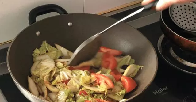 白菜這種做法百吃不厭,我家隔1天就燉一鍋,全家都愛吃,太香了