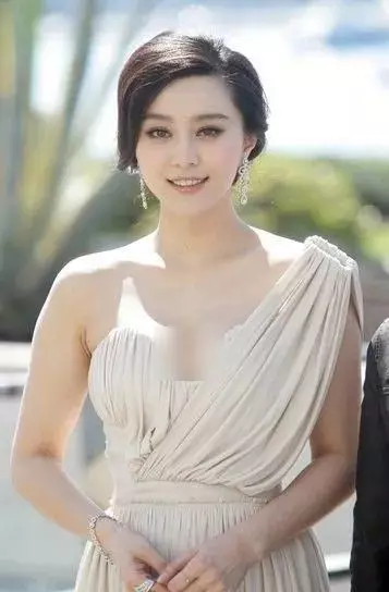 林心如老了,趙薇老了,王艷老了,唯獨她36歲仍容顏依舊!