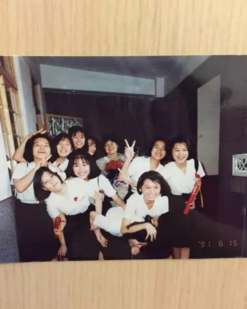 林心如曬中學時期學生照,網友驚呼「照片裡有楊丞琳」!