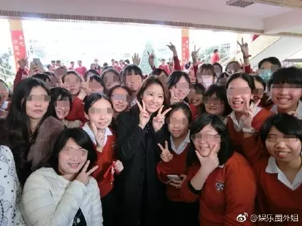 林心如曬中學時期學生照,網友驚呼「照片裡有楊丞琳」!