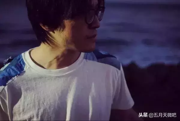 黃子佼爆哭唱五月天新歌!謝天團熬夜趕工……澄清曲是「他」寫的