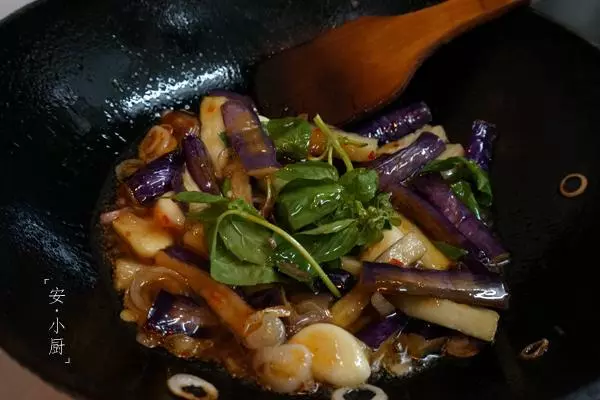 茄子這樣做,比肉還香,一上桌就遭瘋搶,兒子抱怨米飯太少