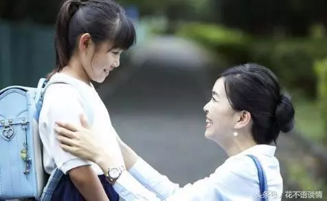 離婚後,前夫每個月給女兒三千撫養費,一天偶遇婆婆,她求我復婚