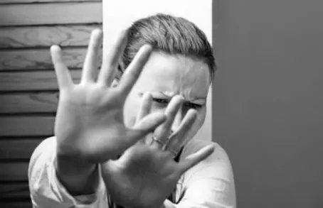 40年來被警察冷凍的「英國恐.怖小鎮」 1000個女孩被帶進暗巷非禮...生了孩子連爸爸都找不到