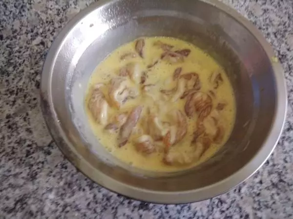 做「炸酥肉」是裹蛋清還是麵粉?雞排店大廚告訴你,保證酥脆