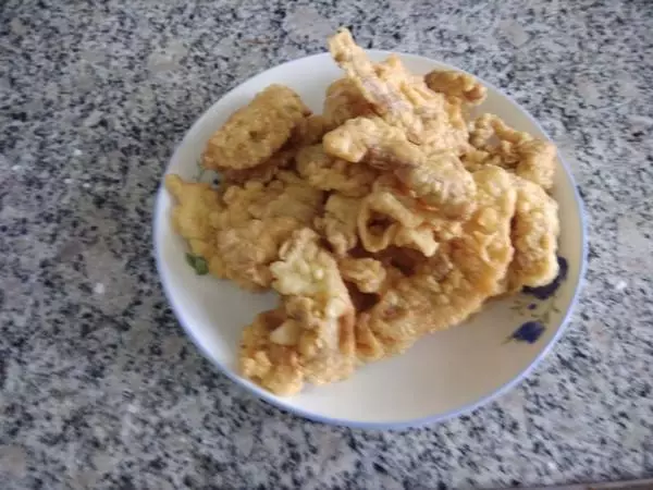 做「炸酥肉」是裹蛋清還是麵粉?雞排店大廚告訴你,保證酥脆