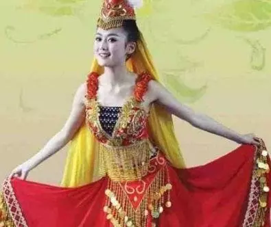 維吾爾族美女,為何不願嫁漢人原因很簡單,漢人無法滿足這項需求!