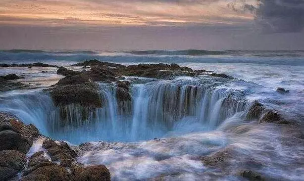 科學探索:美國太平洋海域有一座「地獄之門」