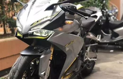 入門級小鋼炮,本田CBR250RR,堪稱最貴雙缸機車!
