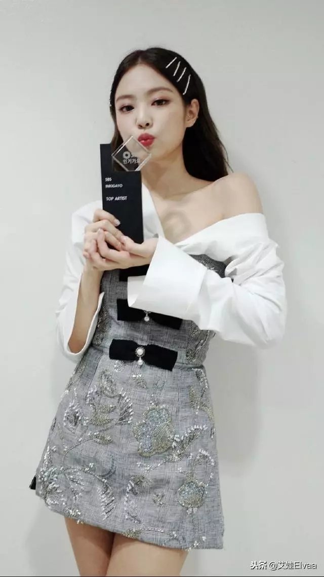 Jennie的solo舞台造型小合輯,一個人簡直太美了,美的有點認不出