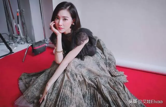 少女時代Tiffany新造型女扮男,西裝油頭好帥,不知道叫哥還是姐