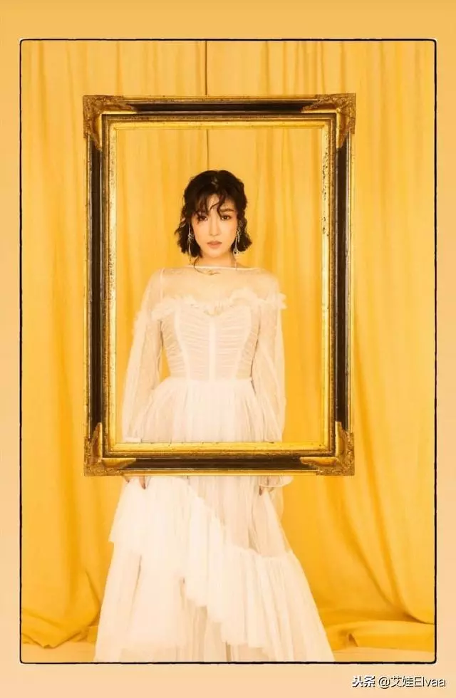 少女時代Tiffany新造型女扮男,西裝油頭好帥,不知道叫哥還是姐
