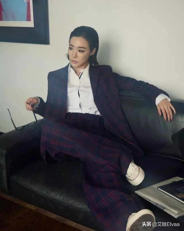 少女時代Tiffany新造型女扮男,西裝油頭好帥,不知道叫哥還是姐