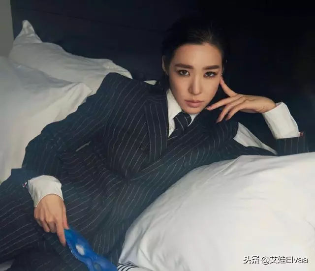 少女時代Tiffany新造型女扮男,西裝油頭好帥,不知道叫哥還是姐