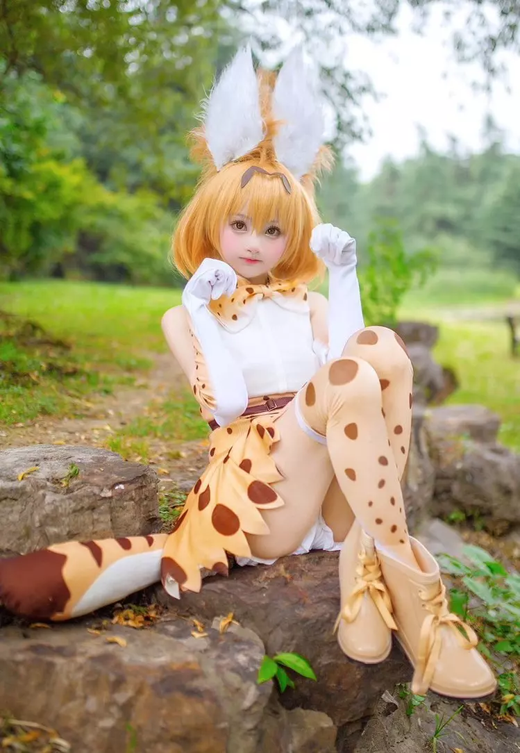 「娃娃眼蘿莉Coser」萌到讓人嫑嫑…沒想到「解開封印」所有人立刻阿阿受不了!(13P)