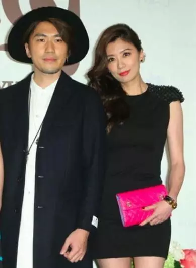 44歲賈靜雯弟媳近照,原來是我們熟悉的她,網友:難怪一直不公開
