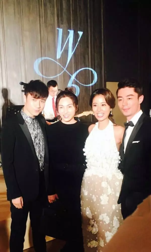 45歲的他曾讓林心如、趙薇深愛不已,如今娶50歲丑妻,卻活成這樣!