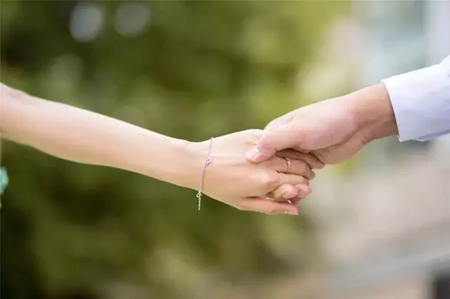 離婚後,親媽帶人把前夫暴打一頓