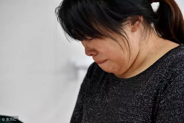 我將彩禮錢借給弟弟買車,如今他又來借錢,丈夫直說要和我離婚