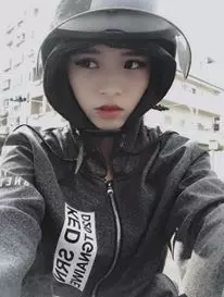 騎車妹被肉搜…酸民狂批評!她貼上空照反擊「酸民十大特徵」網推爆:高EQ!